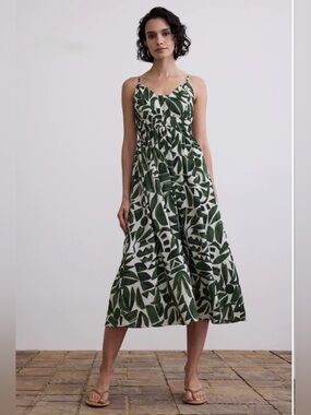 Reitmans Green and White Leaf-Print Midi Dress